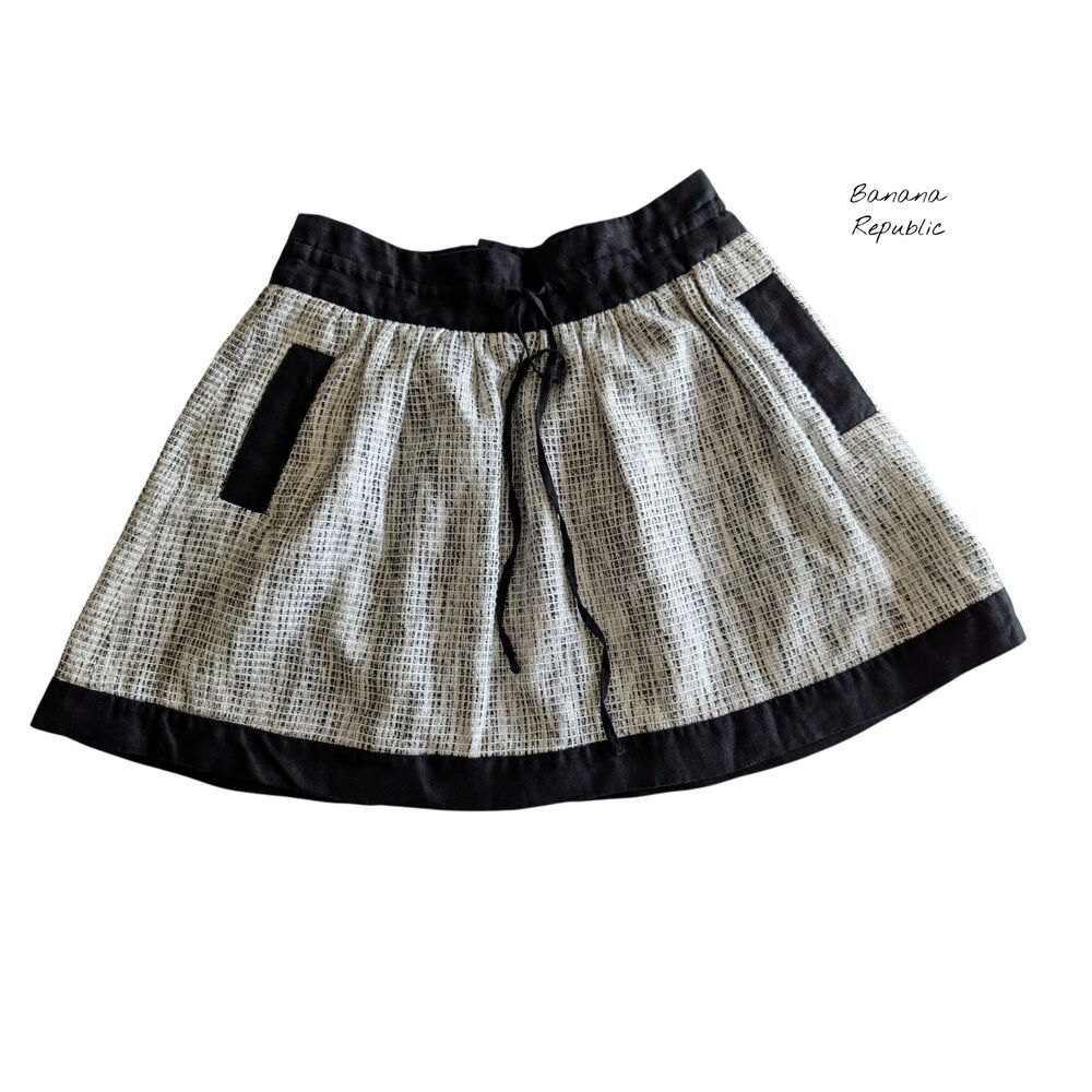 Banana Republic Tweed A-Line Mini Skirt Size 2 Black White Lined